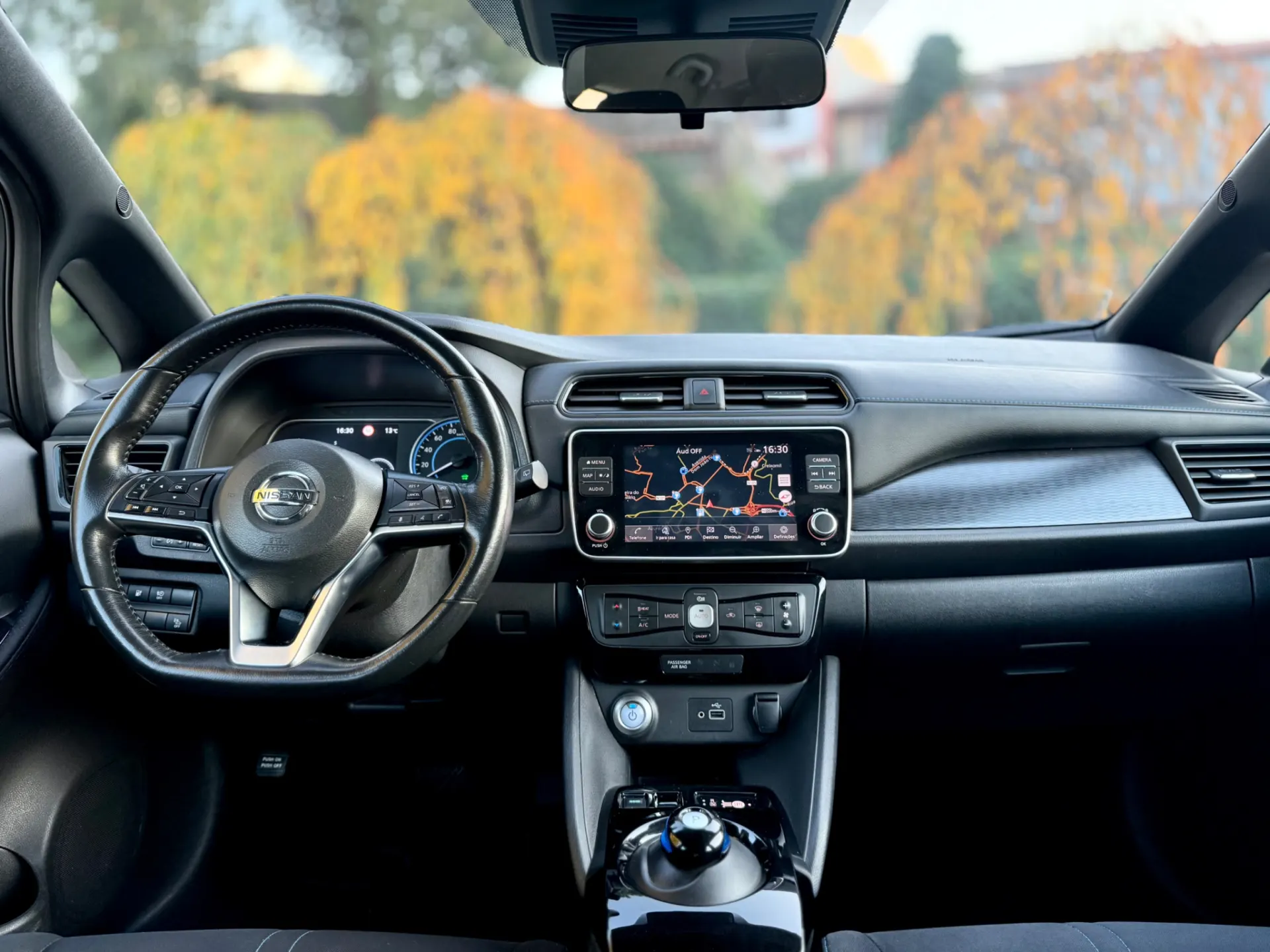 Nissan Leaf N-Connecta Full Led 14