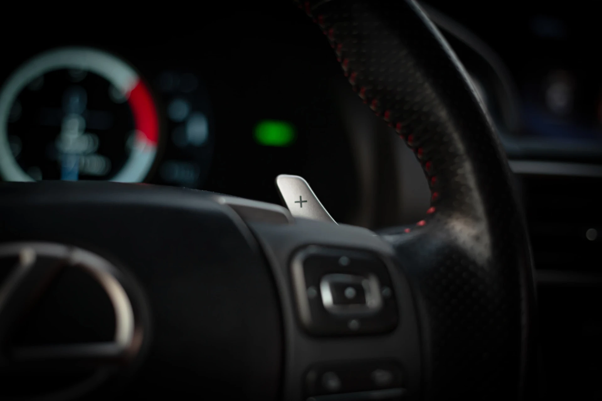 Lexus RC 300h F Sport 35