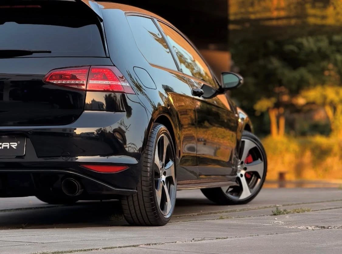 Volkswagen Golf GTI performance 19