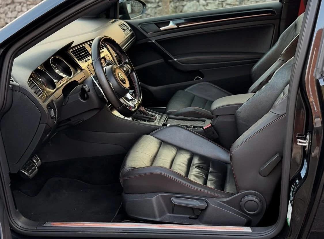 Volkswagen Golf GTI performance 28