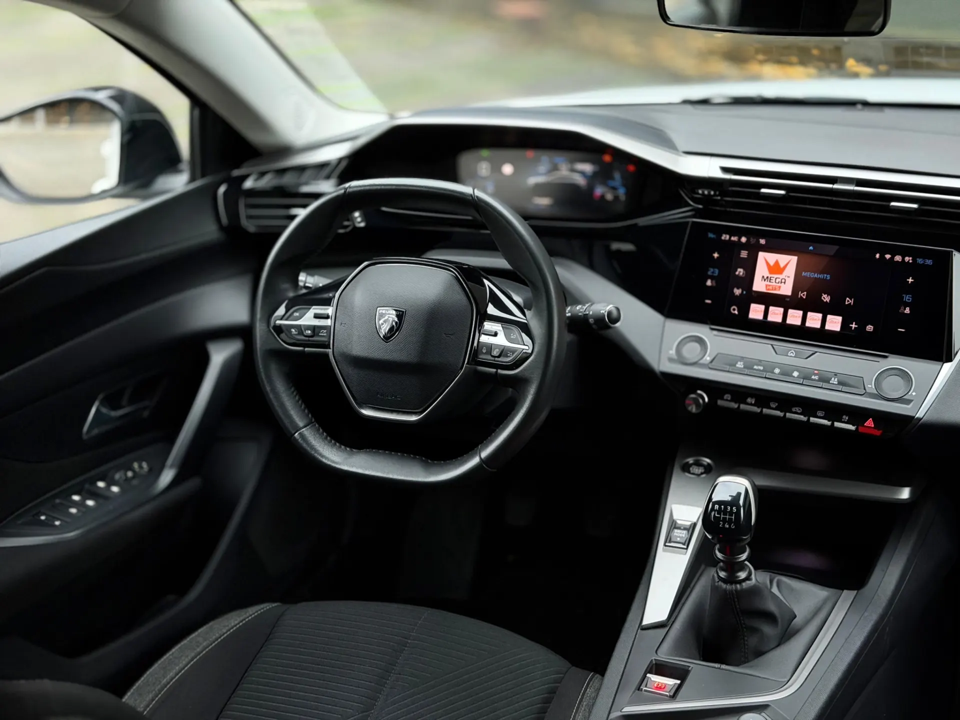 Peugeot 308 1.5 BlueHDi Allure Pack 26