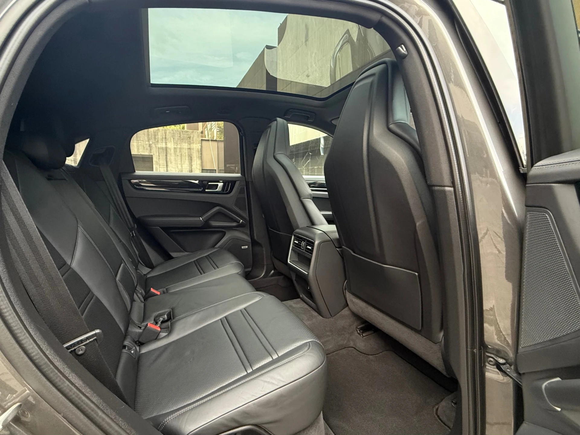 Porsche Cayenne Coupé E-Hybrid Platinum Edition 29