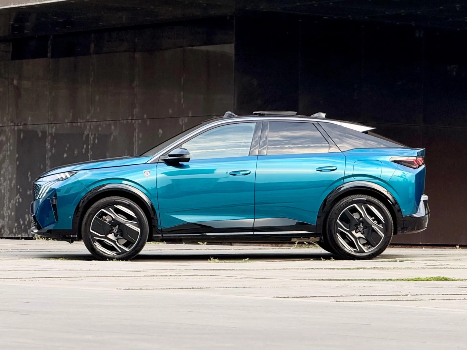 Peugeot E-3008 73 kWh GT 50