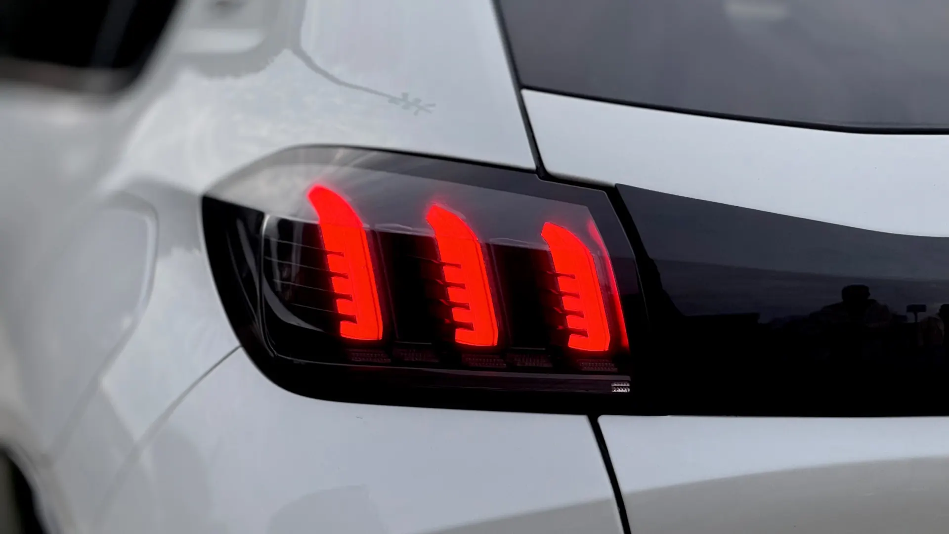 Peugeot 208 1.5 BlueHDi GT Pack 16