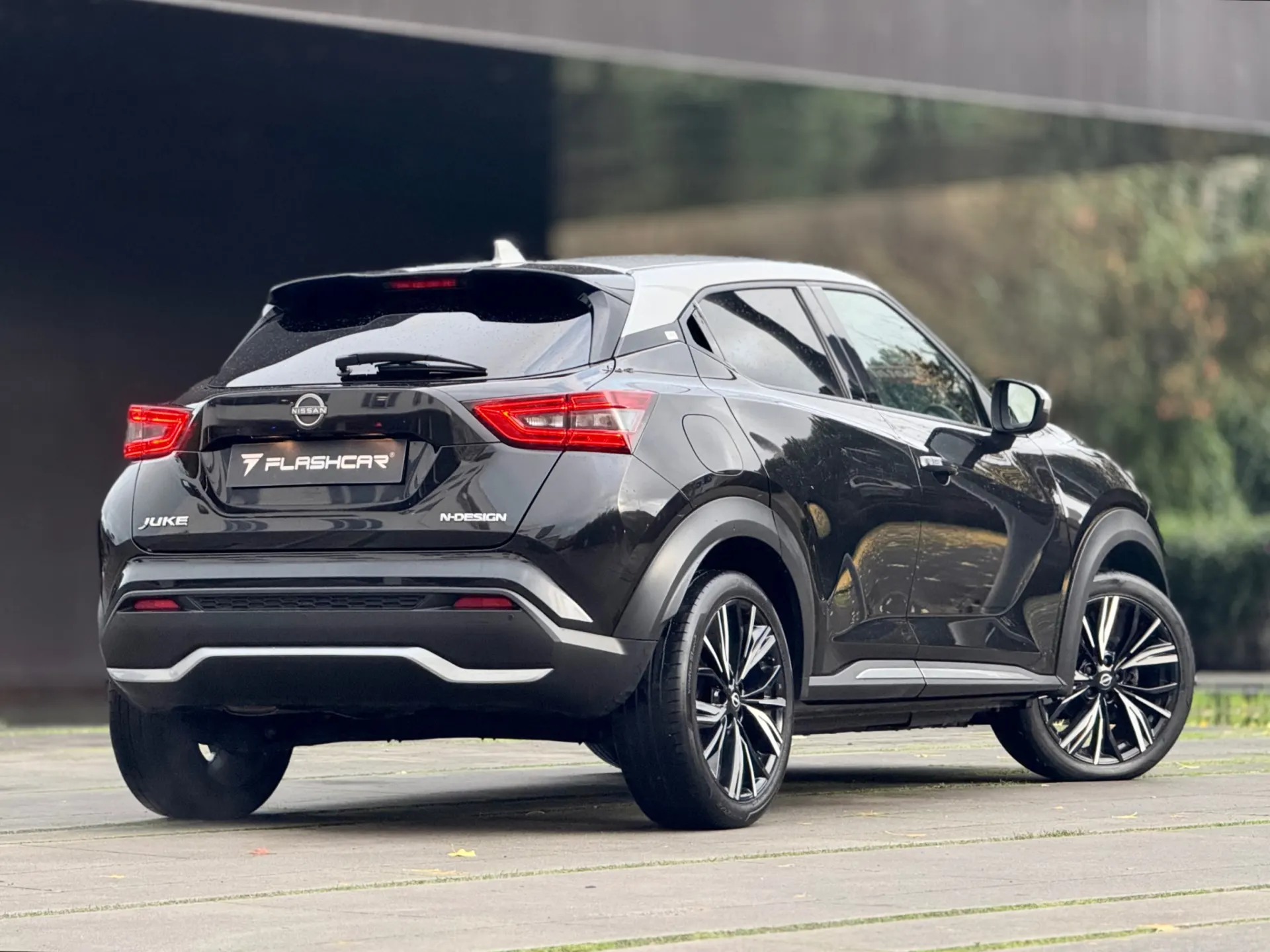 Nissan Juke DIG-T N-Design Black 11