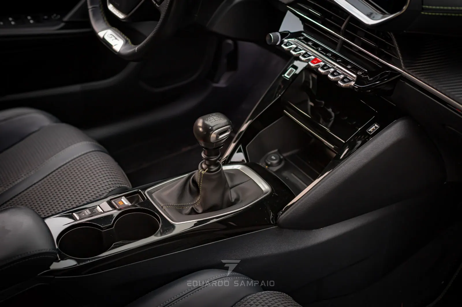 Peugeot 208 1.2 PureTech GT Line 17