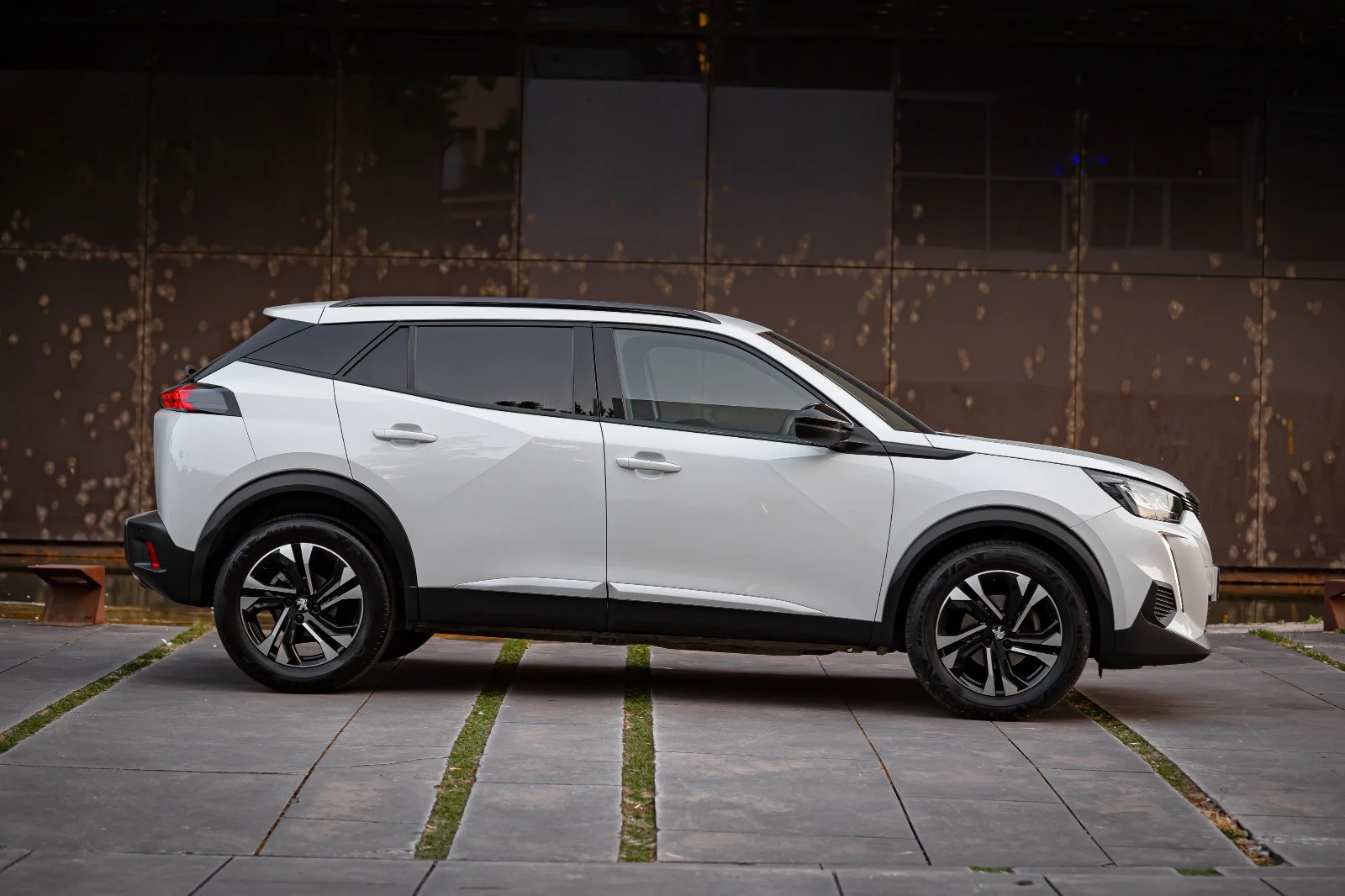 Peugeot 2008 1.2 PureTech Allure Pack 8
