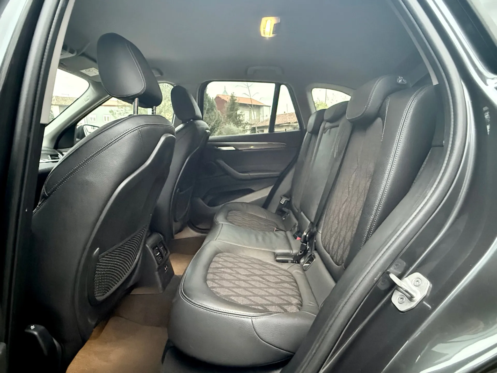 BMW X1 16 d sDrive xLine Auto 5