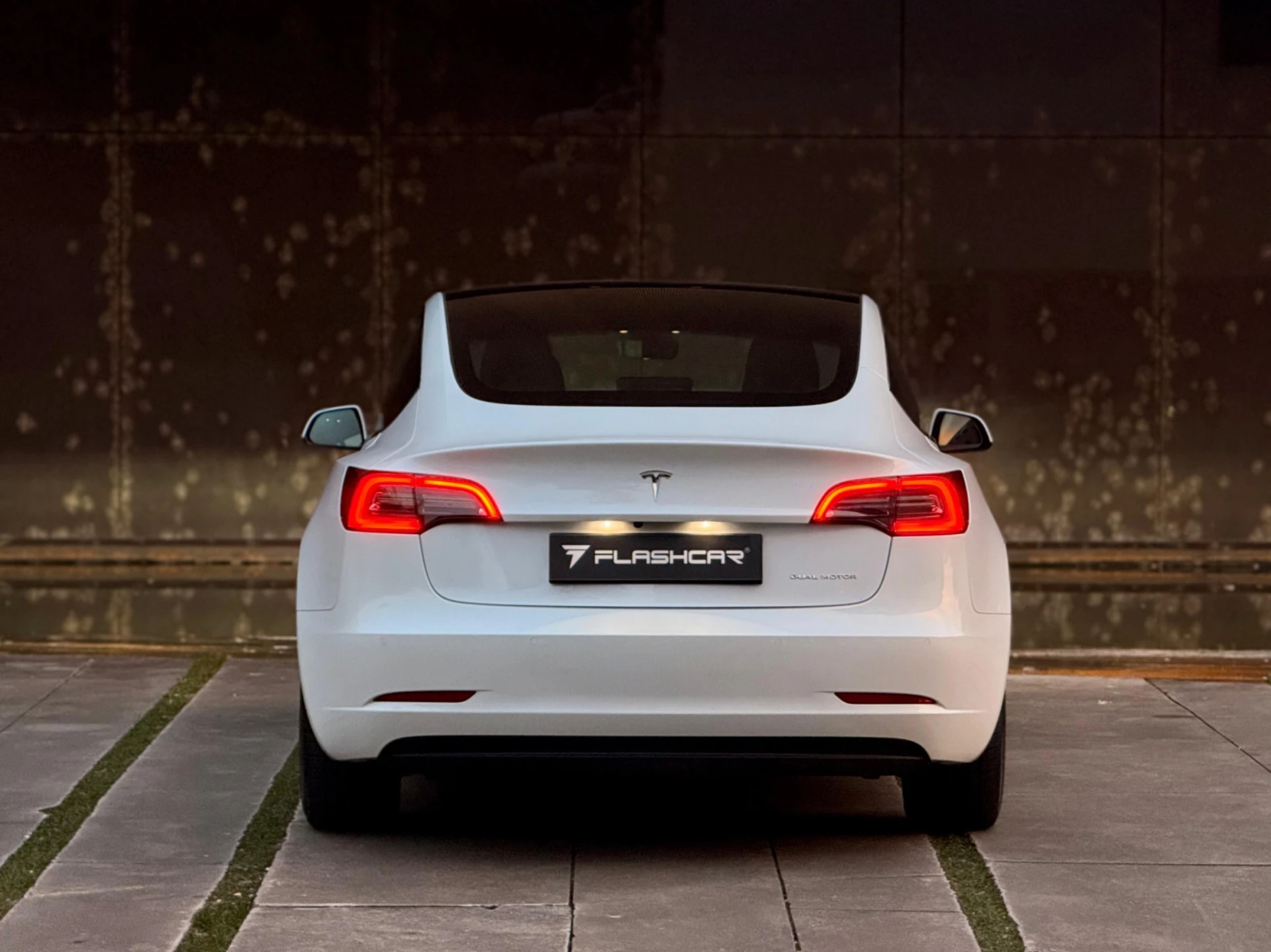 Tesla Model 3 Long range 29