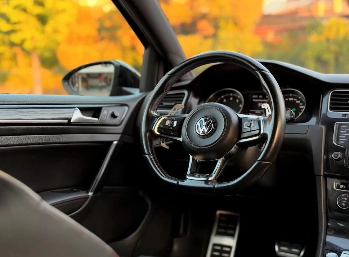 Volkswagen Golf GTI performance 29