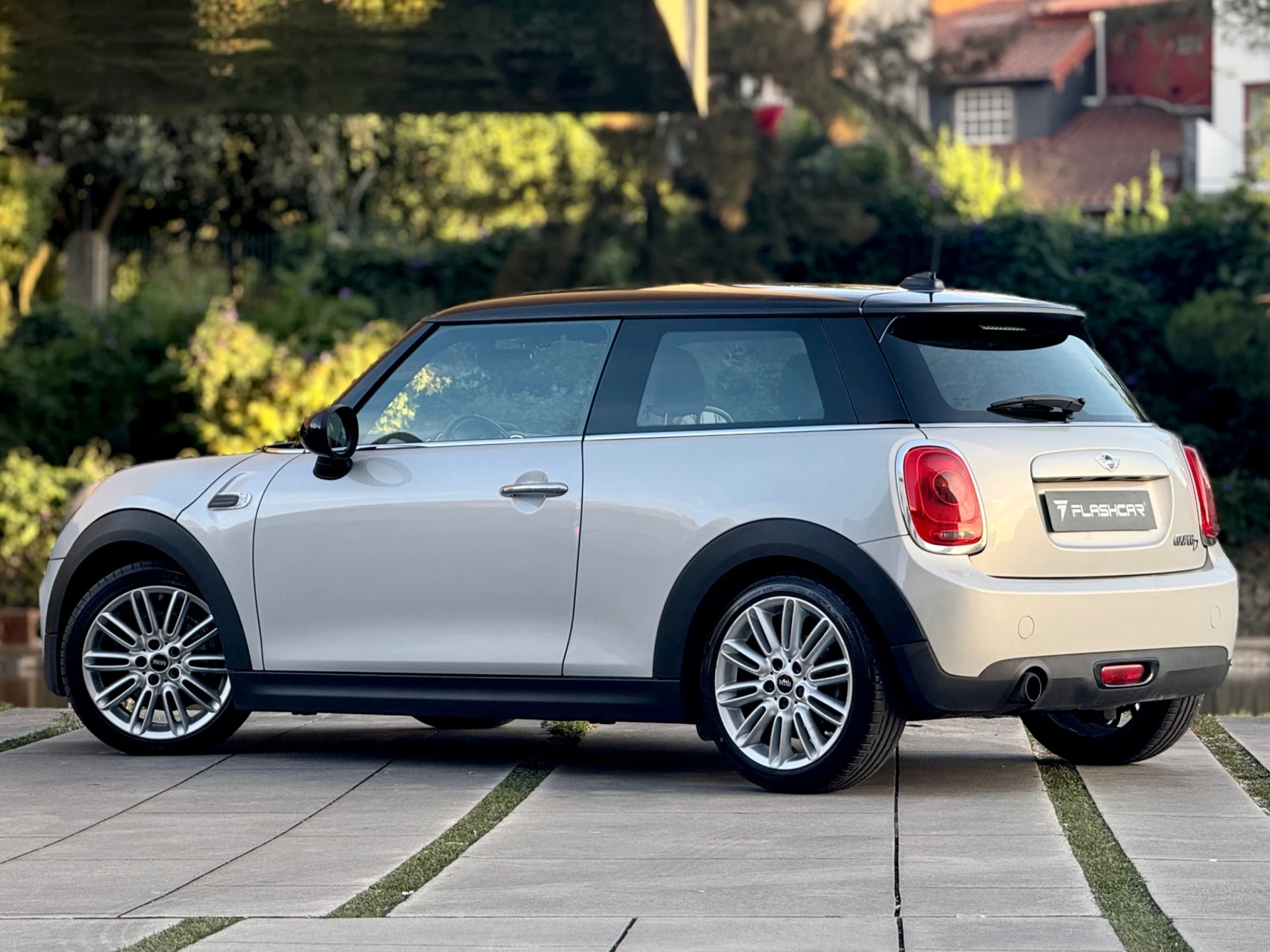 MINI 3 Portas ONE d 16