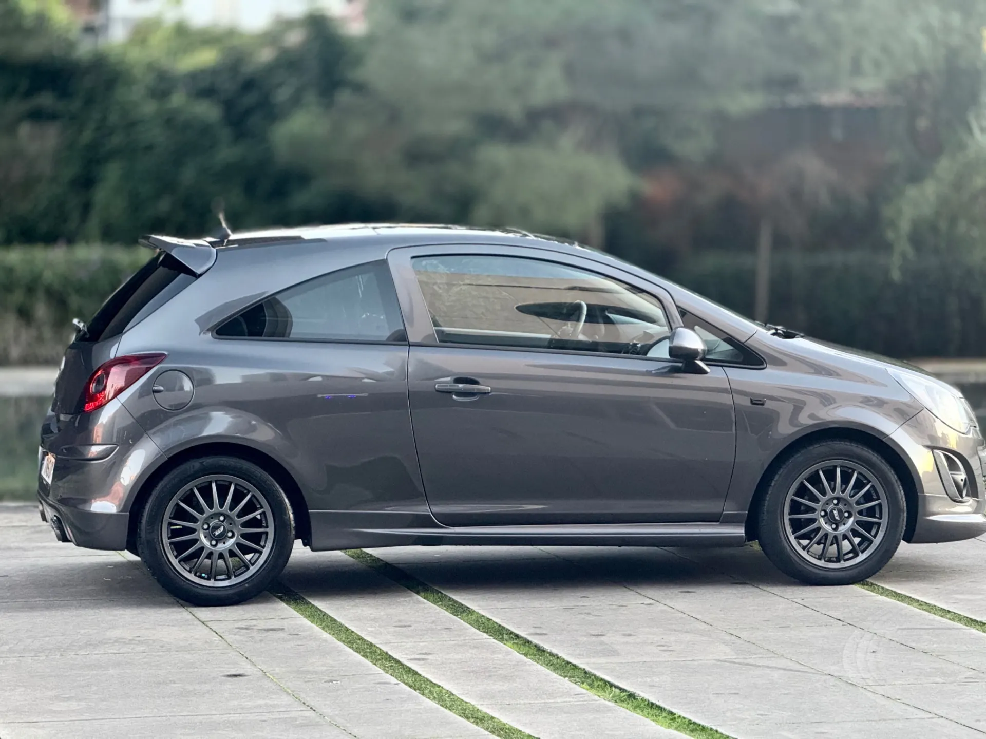 Opel Corsa 1.4 16V 10