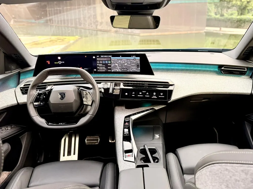 Peugeot E-3008 73 kWh GT 47
