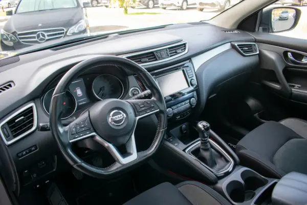 Nissan Qashqai 1.5 dCi N-Connecta J18 18
