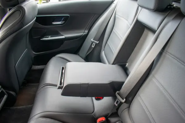 Mercedes-Benz C 220 d Avantgarde Station 9 G-Tronic 38