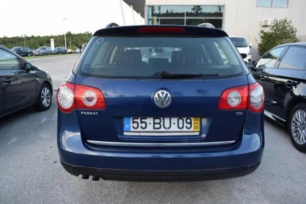 Volkswagen Passat Variant Outro 3