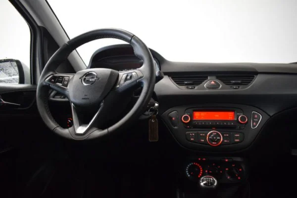 Opel Corsa 1.2 120 Anos 31