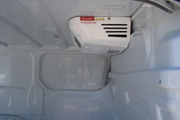 Renault Trafic 2.0 dCi L1H1 (C/ Frio) 12