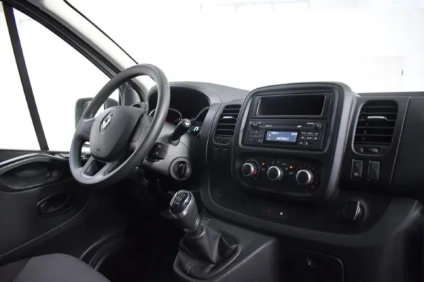 Renault Trafic 2.0 dCi L1H1 (C/ Frio) 39