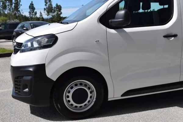 Opel Vivaro 1.5 CDTi L2H1 Essentia 6