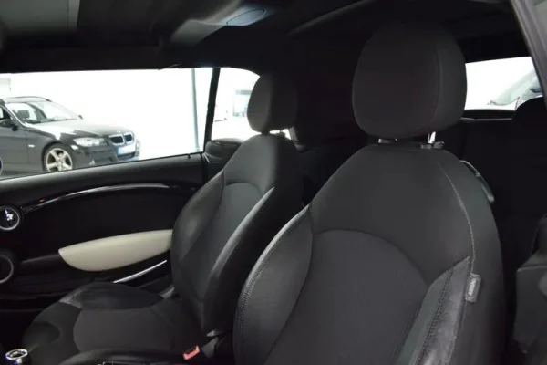 MINI 3 Portas Cooper D 17