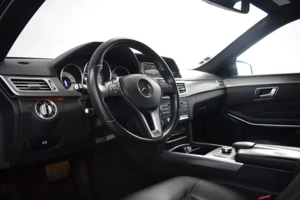 Mercedes-Benz E 300 Bluetec Hybrid Avantgarde 16