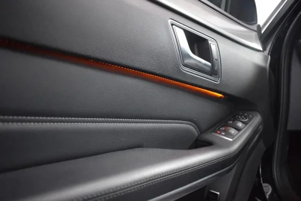 Mercedes-Benz E 300 Bluetec Hybrid Avantgarde 15
