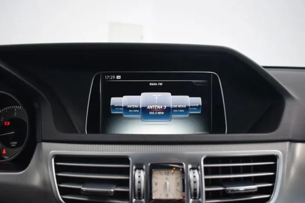 Mercedes-Benz E 300 Bluetec Hybrid Avantgarde 34