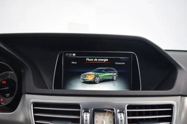 Mercedes-Benz E 300 Bluetec Hybrid Avantgarde 36