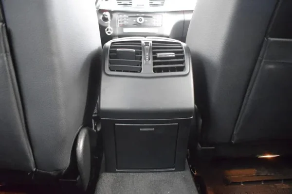 Mercedes-Benz E 300 Bluetec Hybrid Avantgarde 49