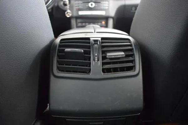 Mercedes-Benz E 300 Bluetec Hybrid Avantgarde 50