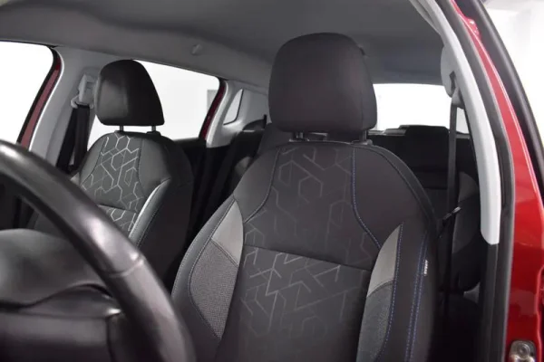 Peugeot 2008 1.5 BlueHDi Style 18
