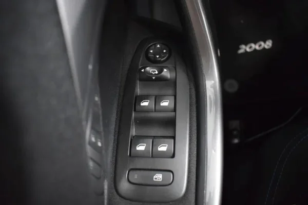 Peugeot 2008 1.5 BlueHDi Style 20