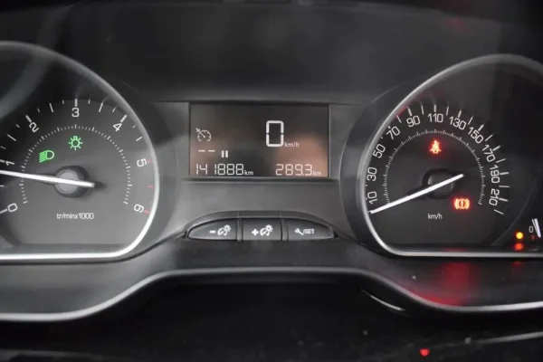 Peugeot 2008 1.5 BlueHDi Style 31