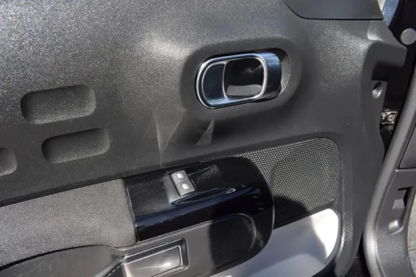 Citroen C3 1.2 PureTech Shine EAT6 18