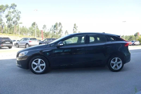 Volvo V40 2.0 D2 Momentum 4