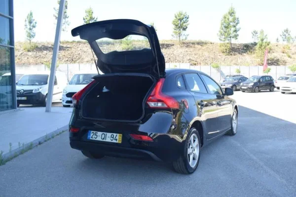 Volvo V40 2.0 D2 Momentum 9