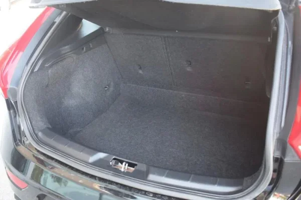 Volvo V40 2.0 D2 Momentum 10