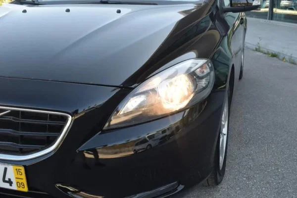 Volvo V40 2.0 D2 Momentum 12