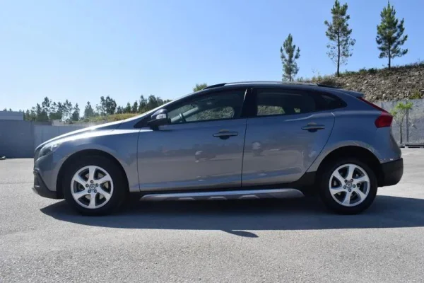 Volvo V40 Cross Country Outro 4