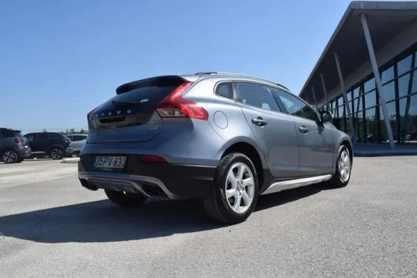 Volvo V40 Cross Country Outro 7