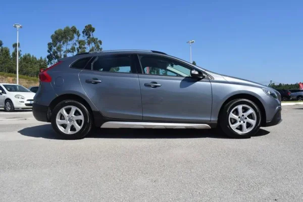 Volvo V40 Cross Country Outro 8
