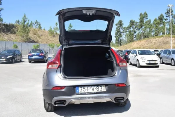 Volvo V40 Cross Country Outro 10