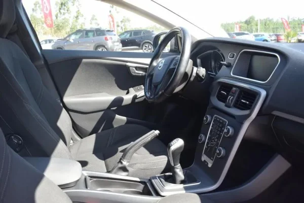 Volvo V40 Cross Country Outro 13