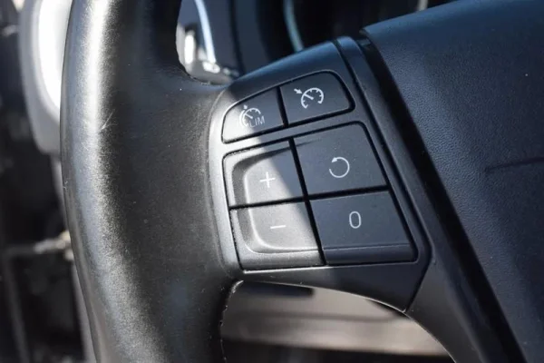 Volvo V40 Cross Country Outro 16