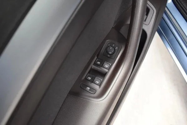 Volkswagen Passat Variant 2.0 TDi Confortline 11