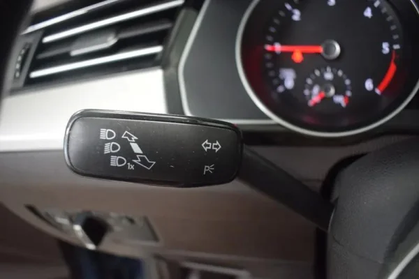 Volkswagen Passat Variant 2.0 TDi Confortline 12