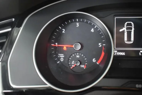 Volkswagen Passat Variant 2.0 TDi Confortline 18