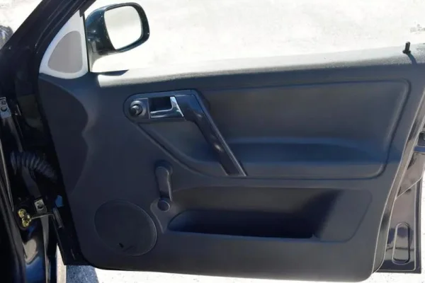 Volkswagen Polo Outro 13