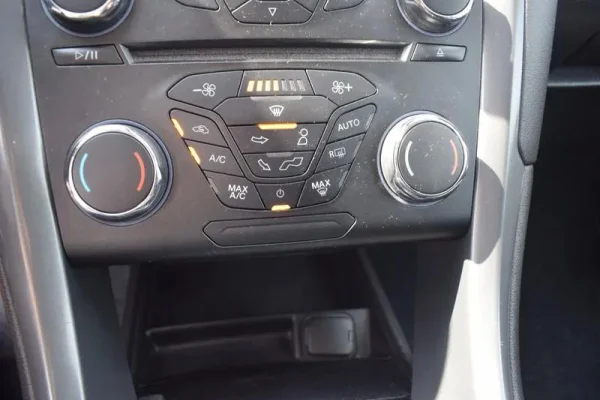 Ford Mondeo SW 2.0 TDCi Titanium 28